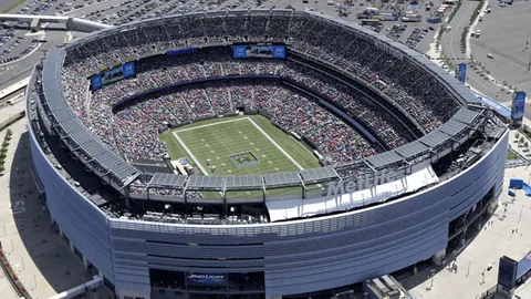 英超首轮焦点战：曼联主场迎狼队，红魔需稳守阵地，狼队能否挑落强敌？